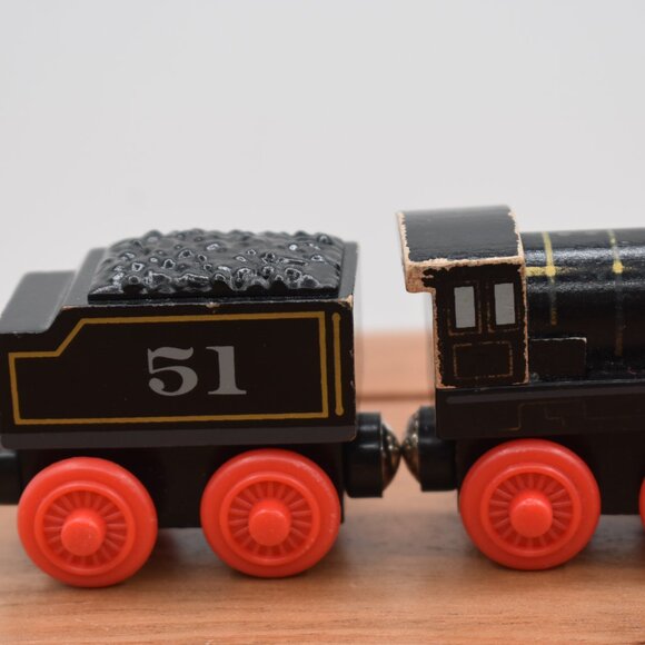 Hiro 51 and Tender Thomas & Friends Wooden Railway Train Engine Magnetic 2003 - Picture 5 of 10